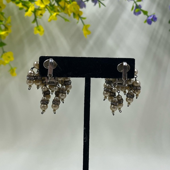 Castlecliff Signed Vintage 1960s Pearl Clip On Earrings - Picture 5 of 6